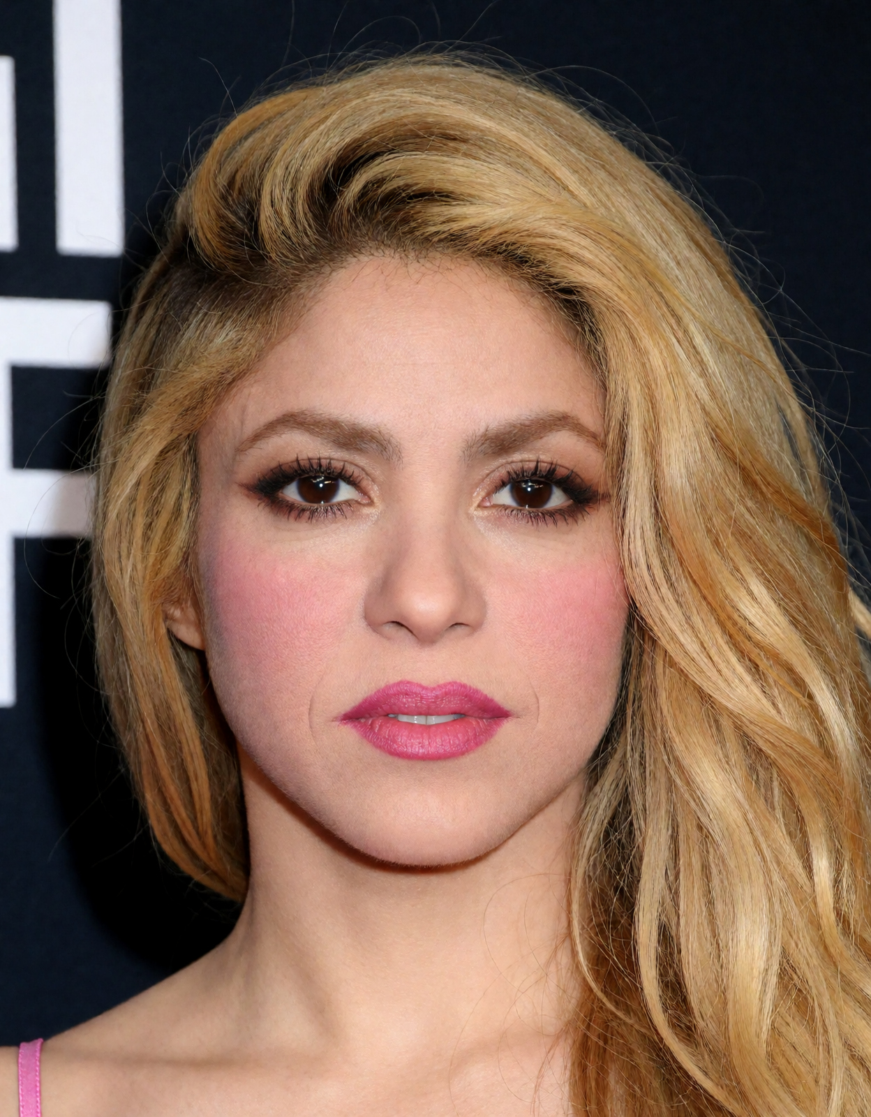 0001Shakira_KREA2.jpg
