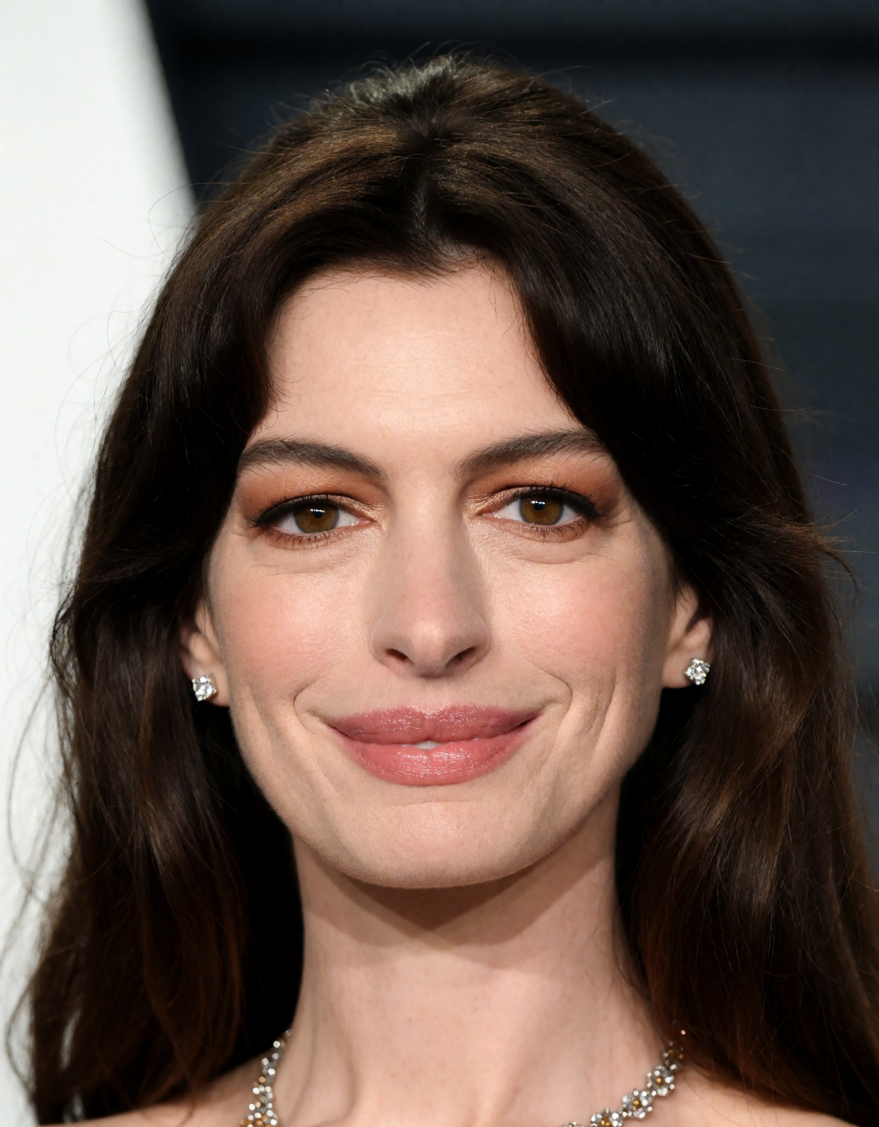 0002Anne_Hathaway_KREA2.jpg