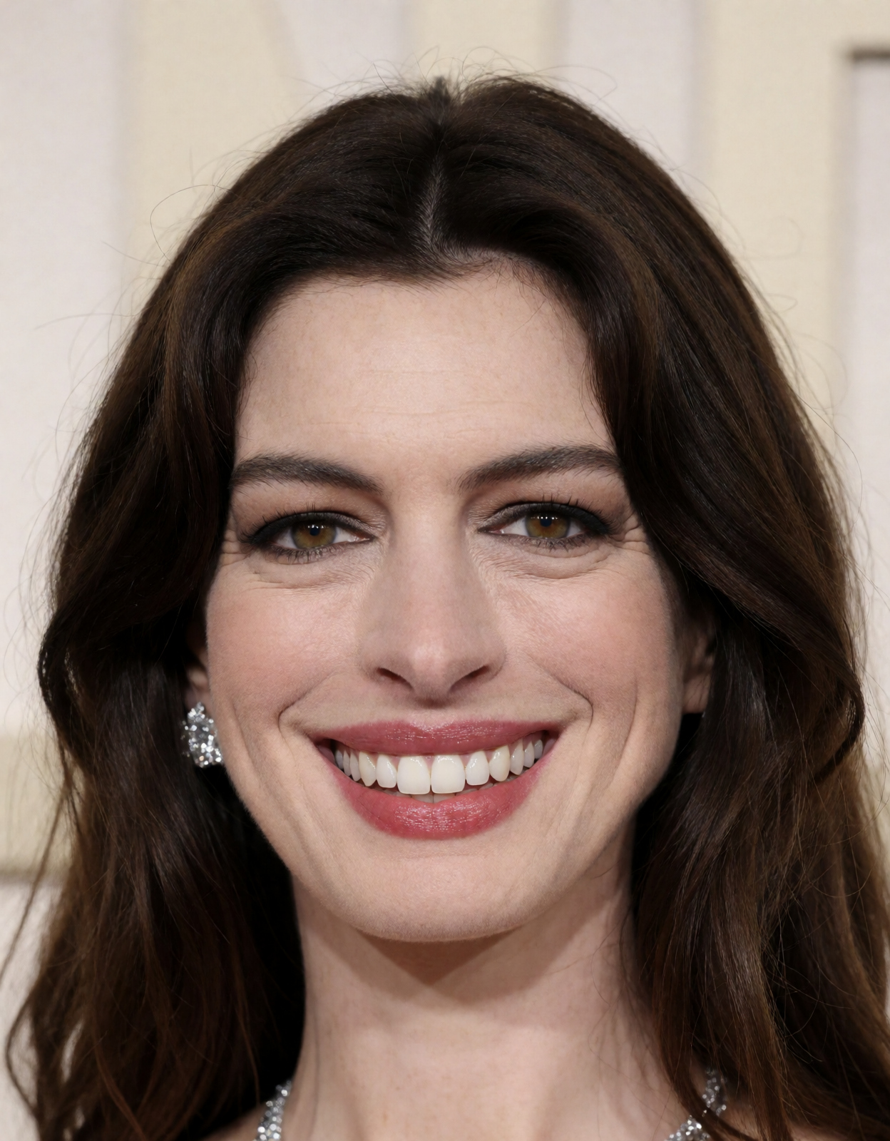 0003Anne_Hathaway_KREA2.jpg