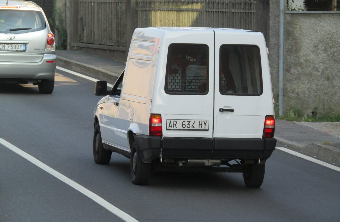 27716857.jpg